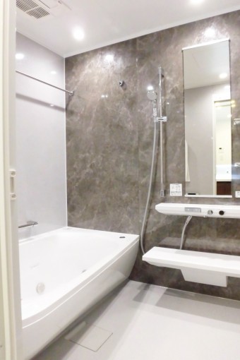 開放的で機能性を備えた安らげる住空間に